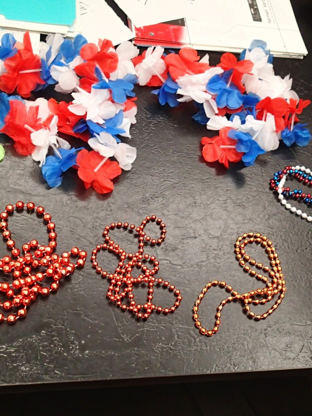 Hawaiian Flower Necklaces and Bead Necklaces